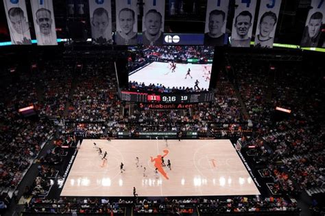 As WNBA expansion push grows louder, Bay Area bidders keep quiet